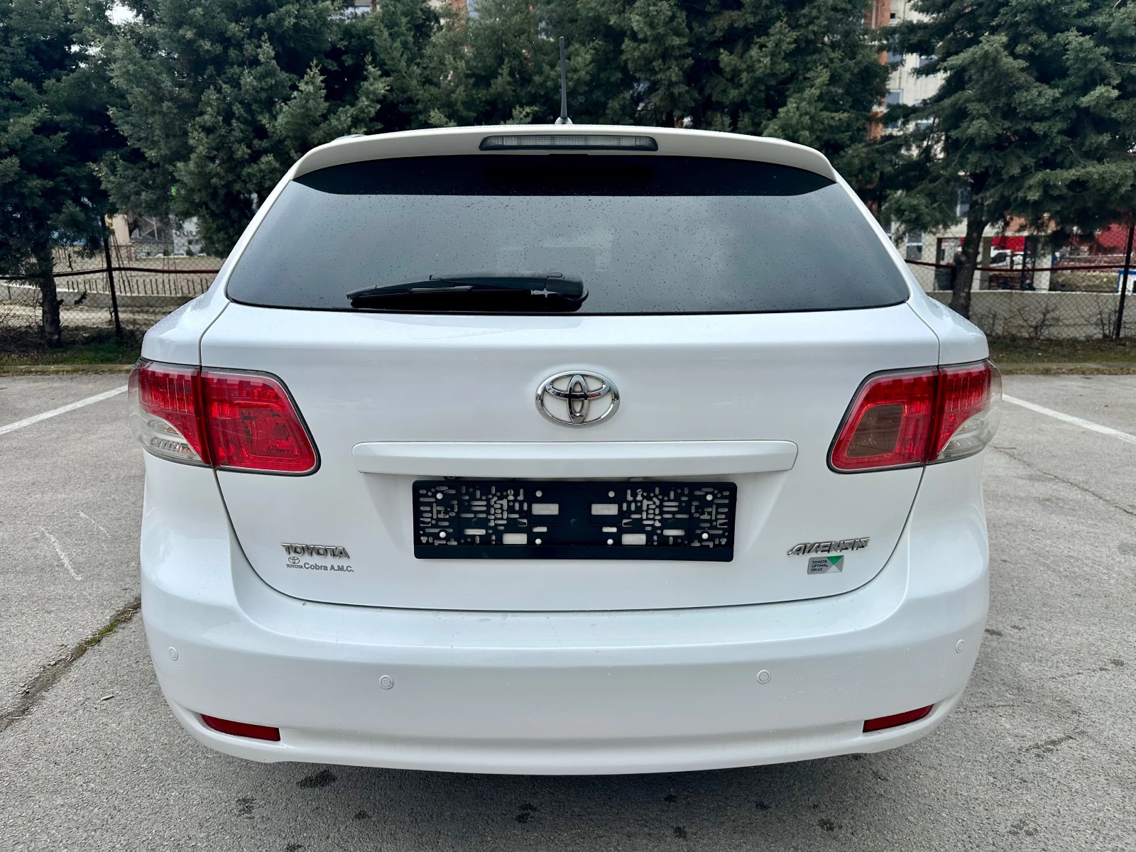 Toyota Avensis 2.0 D-4D * НАВИ* , снимка 7 - Автомобили и джипове - 53962121