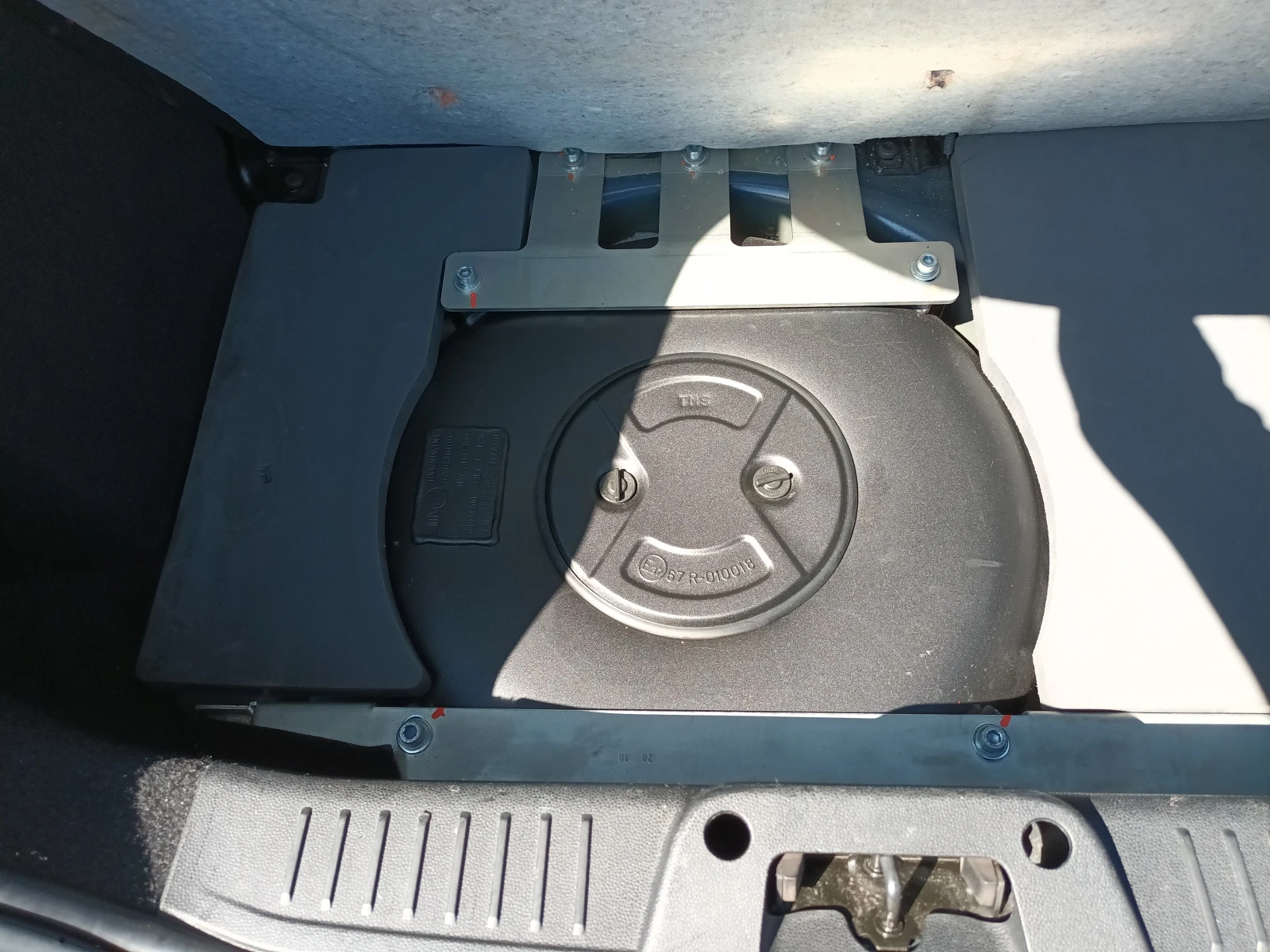 Ford Fiesta 1.4i/Газов инжекцион, снимка 14 - Автомобили и джипове - 54123845