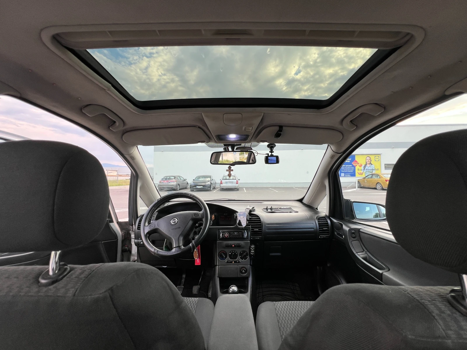 Opel Zafira, снимка 13 - Автомобили и джипове - 54939086