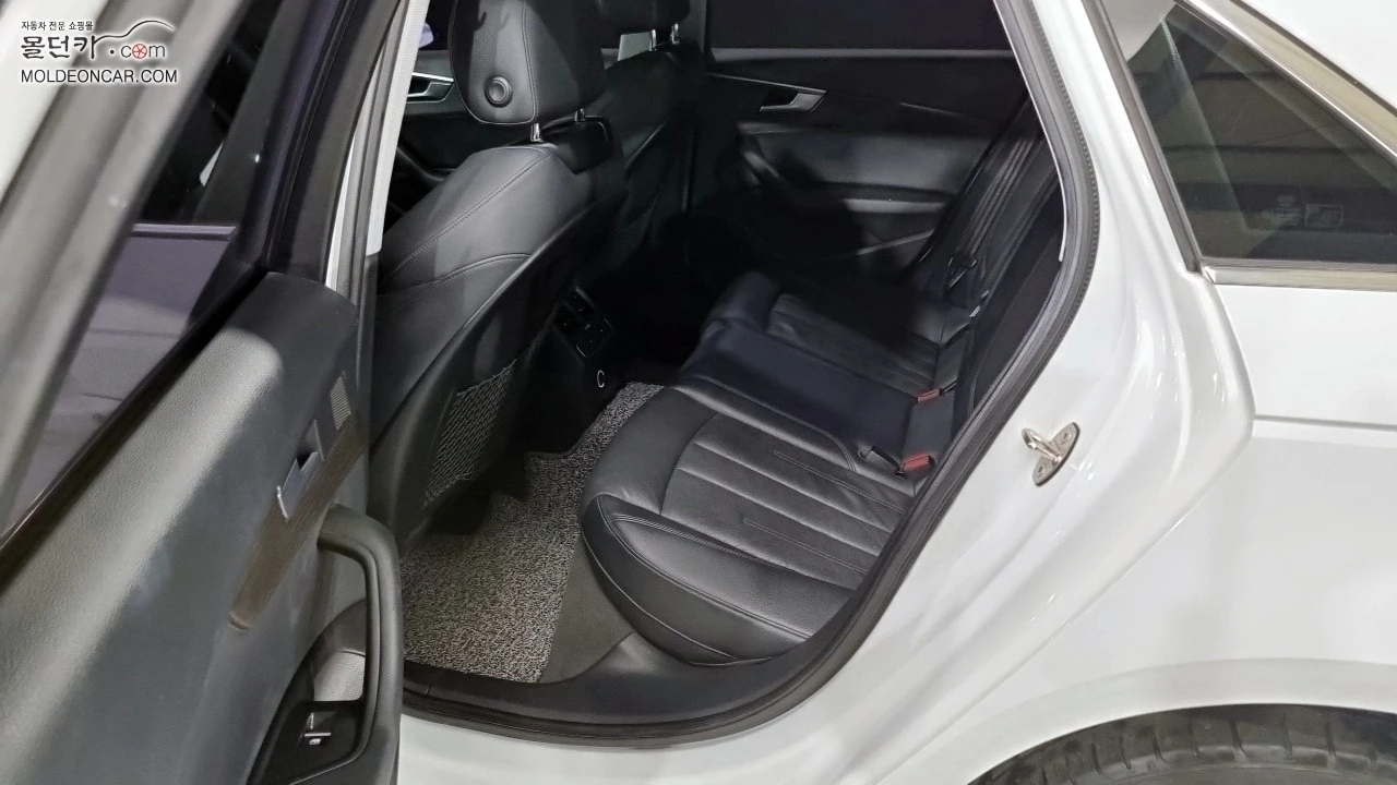 Audi A4 30 TDI Premium | Панорама | Кожен салон | , снимка 14 - Автомобили и джипове - 54961939