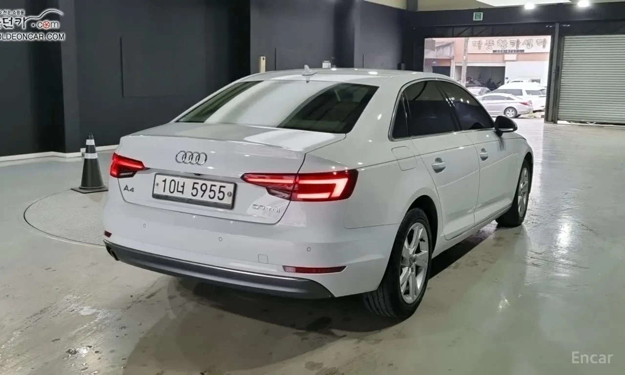 Audi A4 30 TDI Premium | Панорама | Кожен салон | , снимка 2 - Автомобили и джипове - 54961939