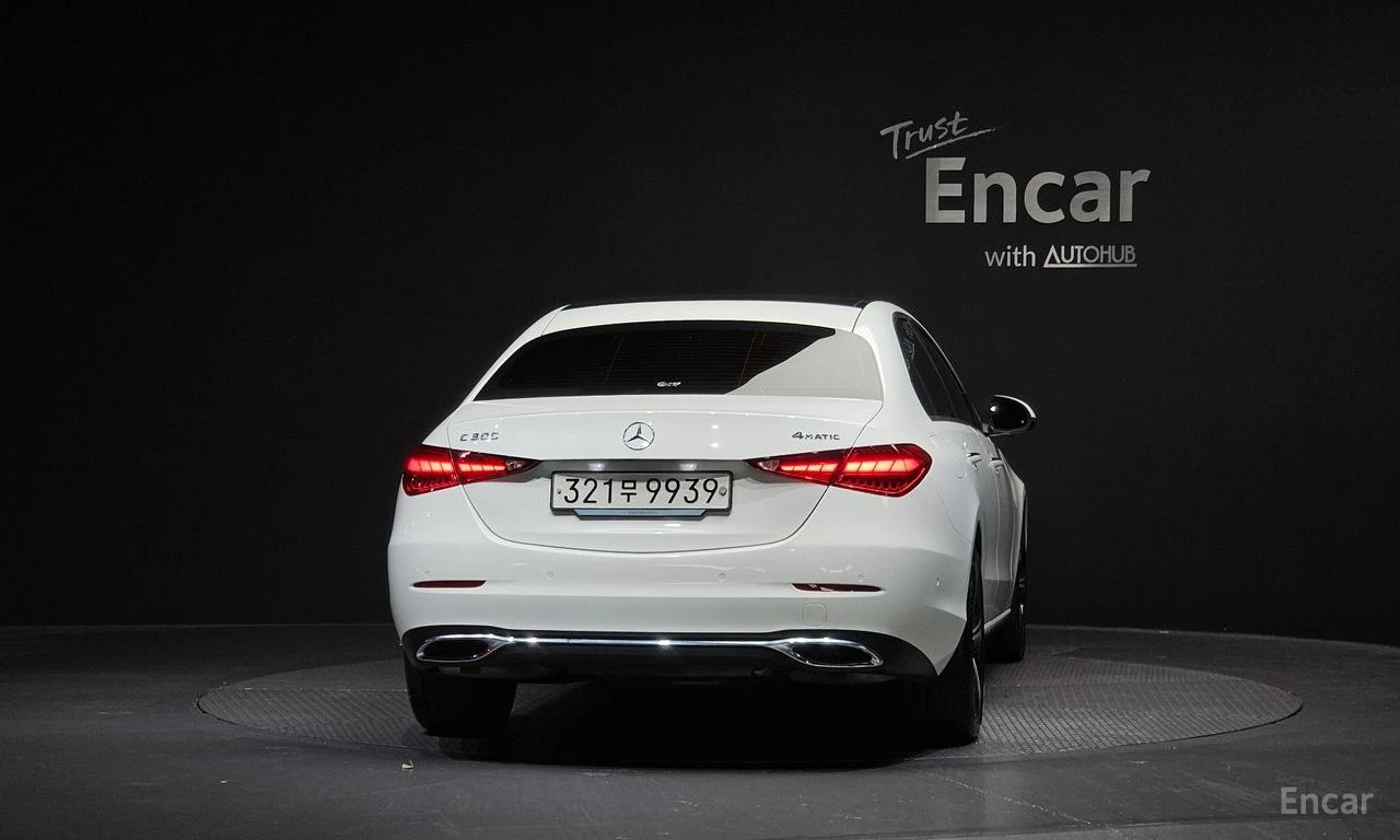 Mercedes-Benz C 300 4MATIC* ДИСТРОНИК* 360КАМЕРА* МЪРТВА* ТОЧКА* , снимка 4 - Автомобили и джипове - 55570851