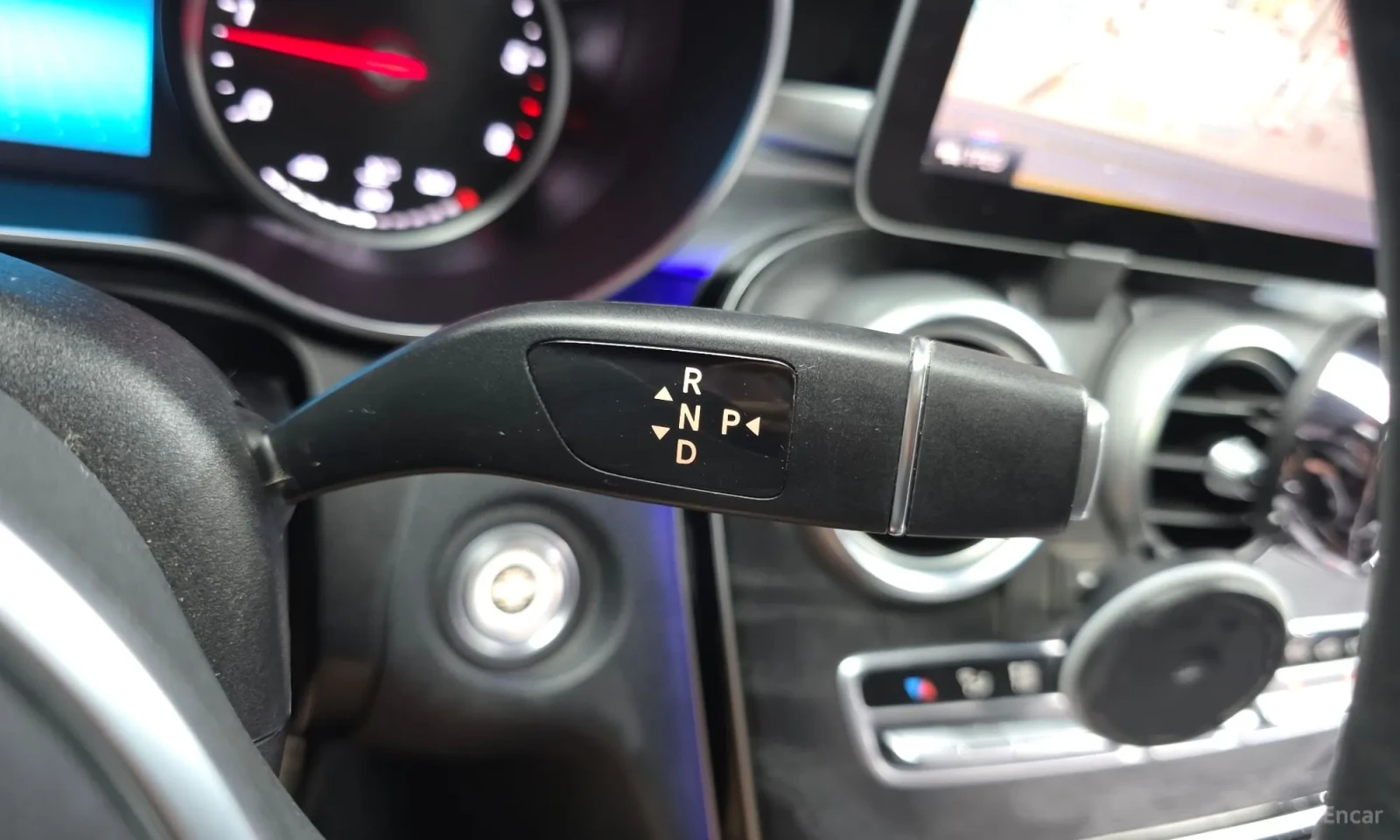 Mercedes-Benz C 220 4MATIC\AMG Line\TOP CENA, снимка 9 - Автомобили и джипове - 56185617