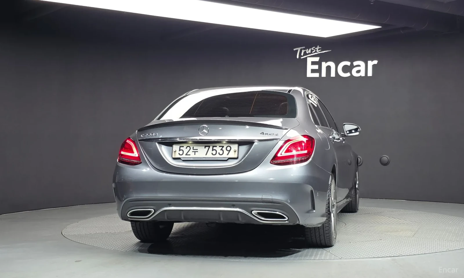 Mercedes-Benz C 220 4MATIC\AMG Line\TOP CENA, снимка 4 - Автомобили и джипове - 56185617