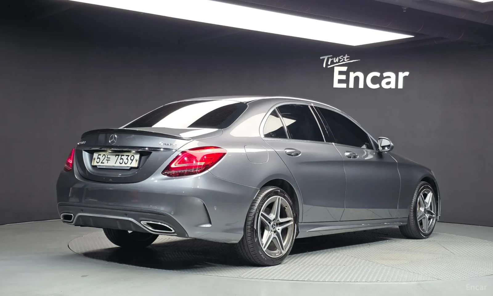 Mercedes-Benz C 220 4MATIC\AMG Line\TOP CENA, снимка 2 - Автомобили и джипове - 56185617