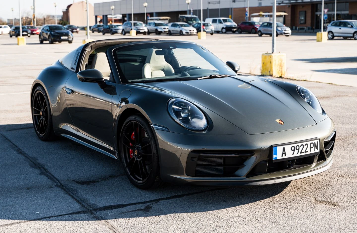 Porsche 911 Targa 4 GTS, снимка 3 - Автомобили и джипове - 56307921
