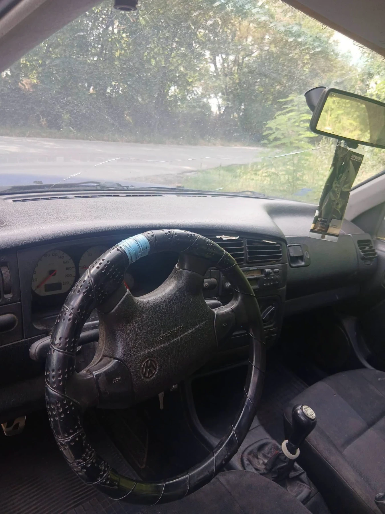 VW Golf 1.9tdi, снимка 5 - Автомобили и джипове - 56468317