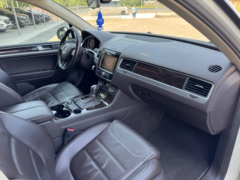 VW Touareg 3.0TDI 240к.с , снимка 13 - Автомобили и джипове - 51246255