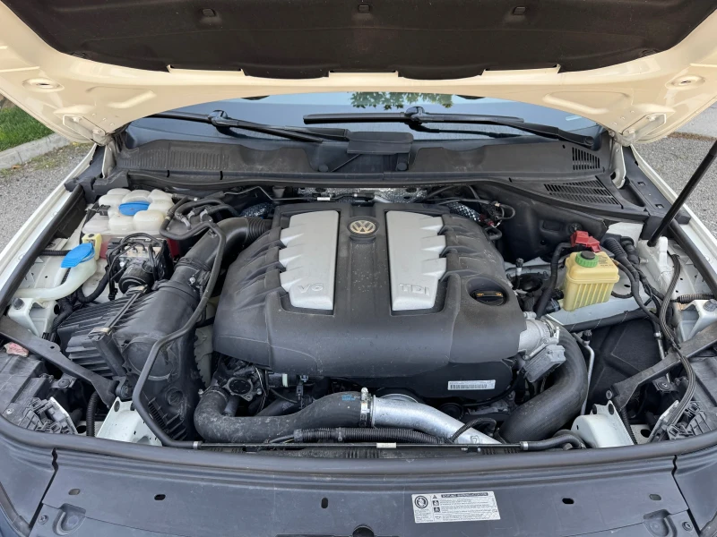 VW Touareg 3.0TDI 240к.с , снимка 17 - Автомобили и джипове - 51246255