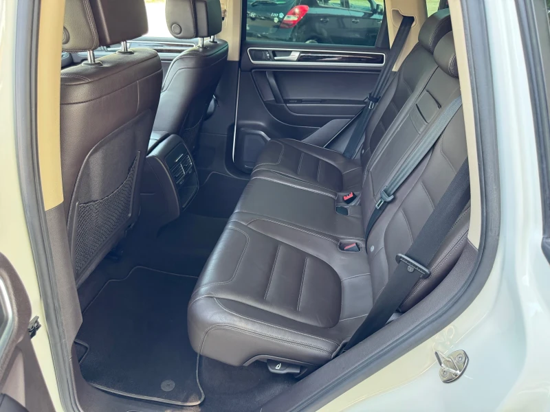 VW Touareg 3.0TDI 240к.с , снимка 14 - Автомобили и джипове - 51246255
