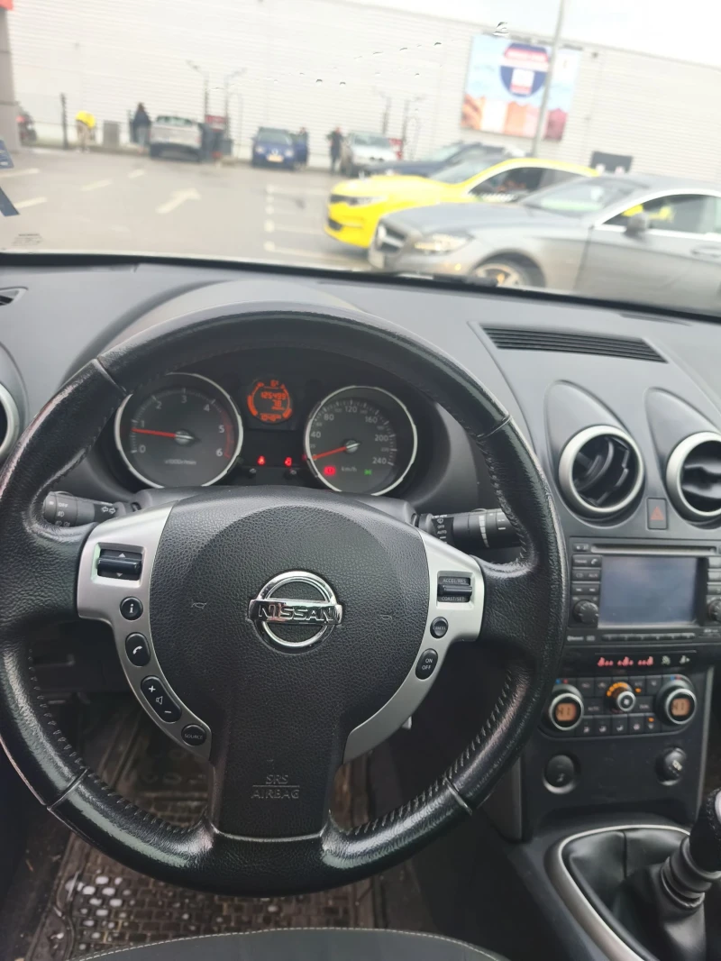 Nissan Qashqai, снимка 9 - Автомобили и джипове - 53293124