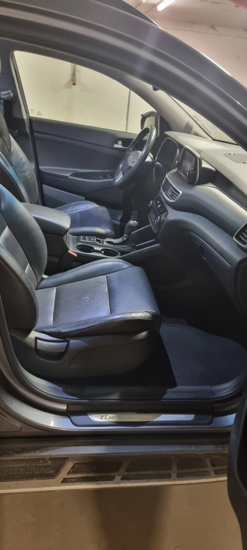 Hyundai Tucson 2.4 GDI, снимка 16 - Автомобили и джипове - 53487477