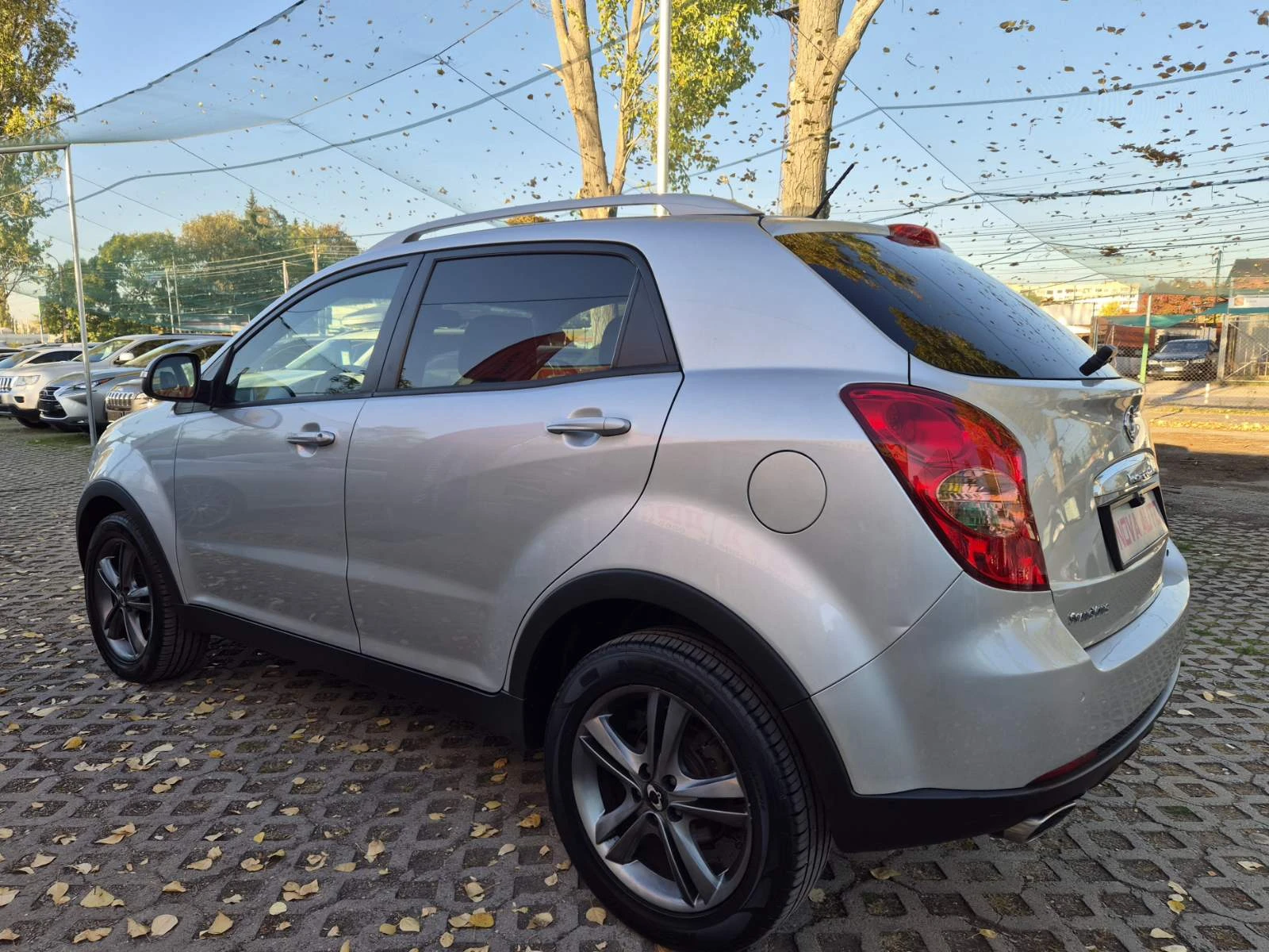 SsangYong Korando 2.0D-4x4-АВТОМАТИК - изображение 2