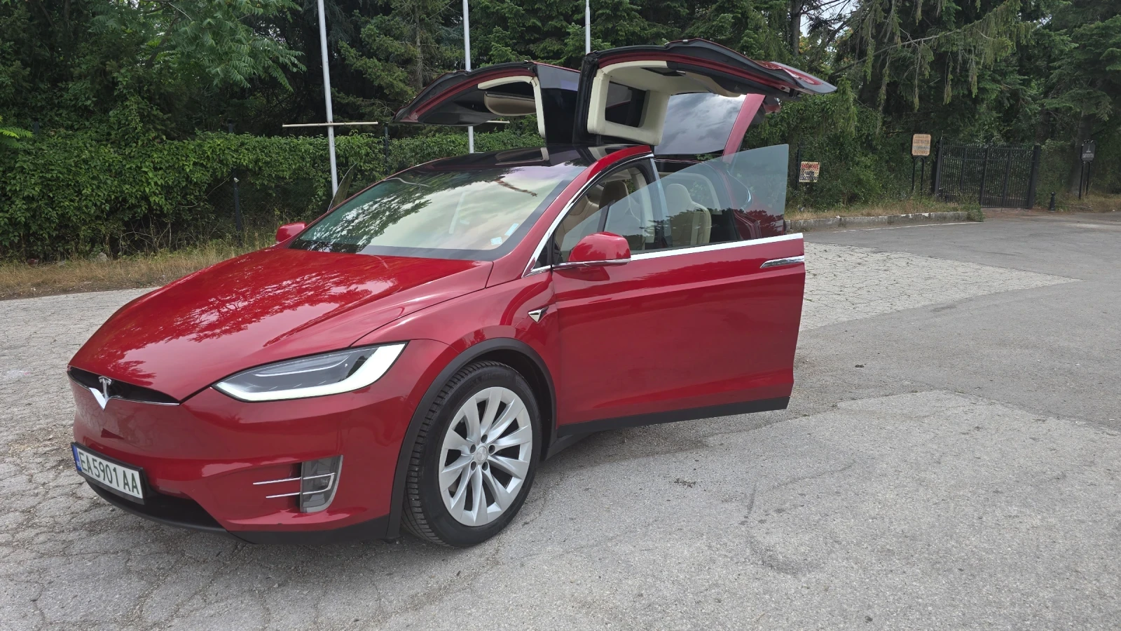 Tesla Model X 90D - изображение 4