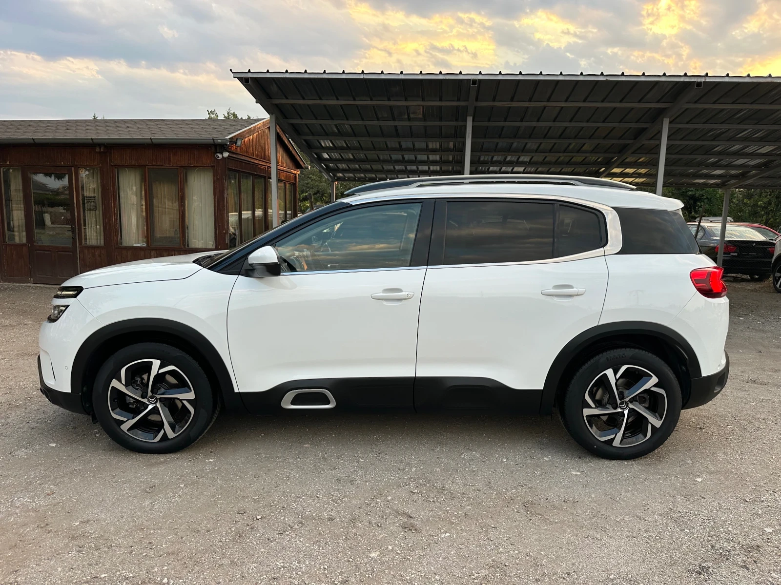 Citroen C5 Aircross 1.5HDI* ПАНОРАМА* 360КАМЕРИ* SHINE* KEYLESS* LED - изображение 6