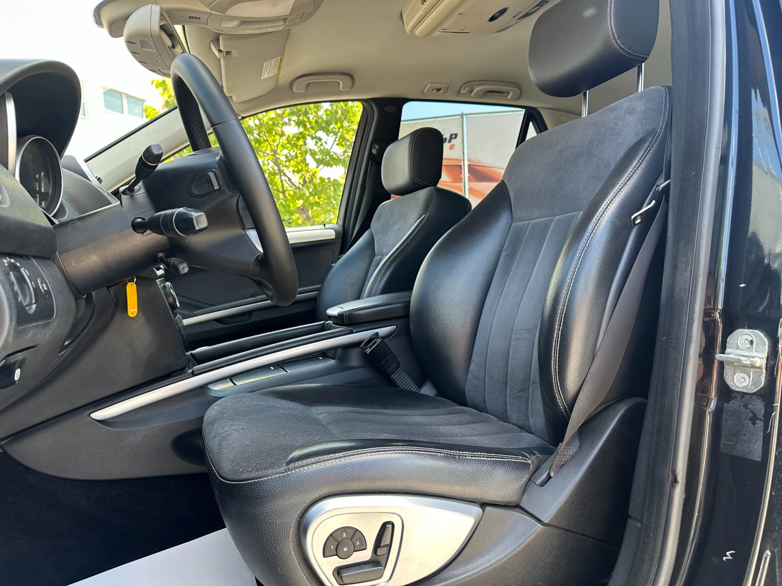 Mercedes-Benz ML 500 5.0i 306 к.с. - изображение 8