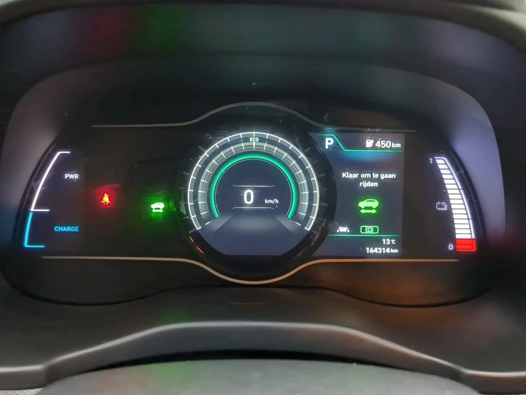 Hyundai Kona 64KWh/BLUELINK/HEADUP/FULL ASISTANCE - изображение 6