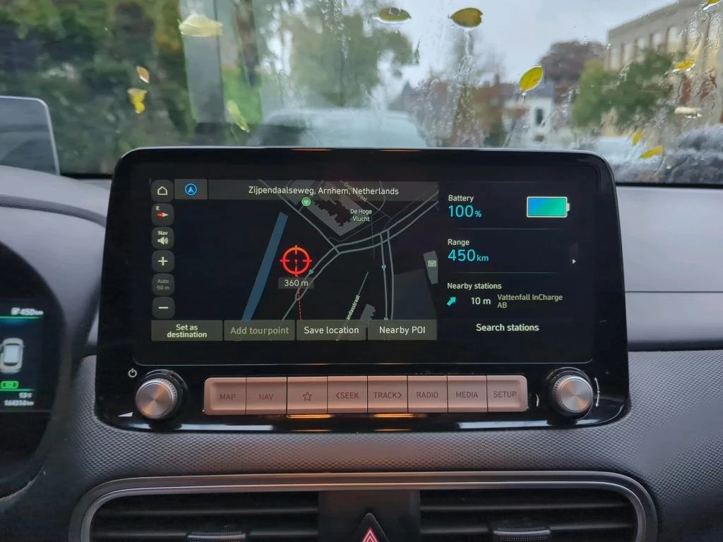 Hyundai Kona 64KWh/BLUELINK/HEADUP/FULL ASISTANCE - изображение 5