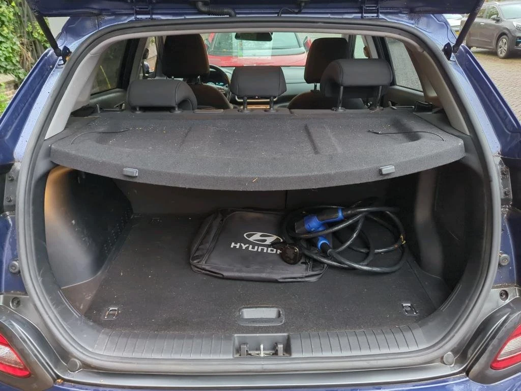 Hyundai Kona 64KWh/BLUELINK/HEADUP/FULL ASISTANCE - изображение 9