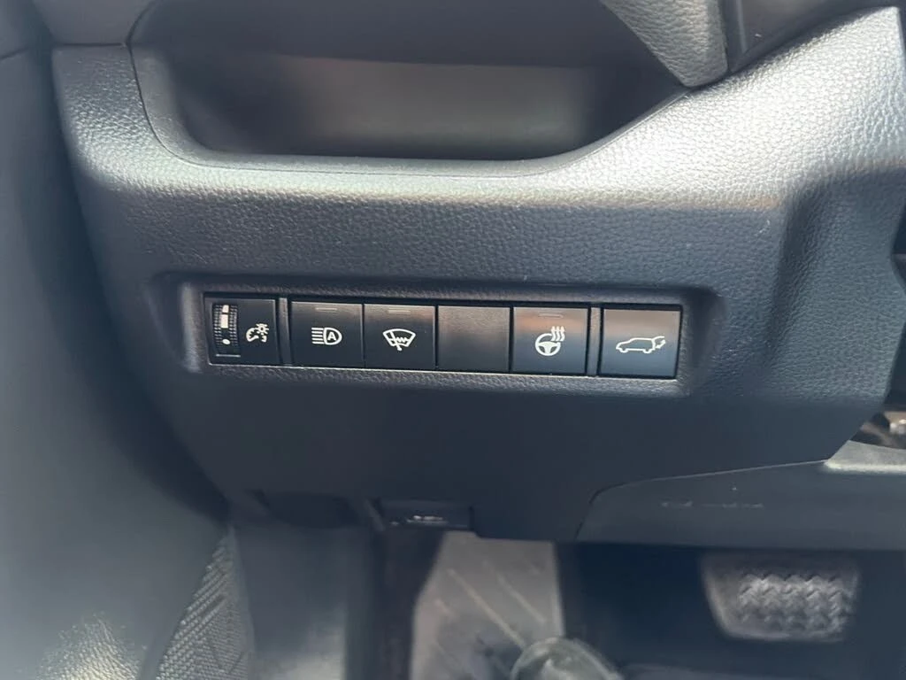 Toyota Rav4 XLE * АвтоКредит* (ЦЕНА ДО БГ), снимка 9 - Автомобили и джипове - 54085342