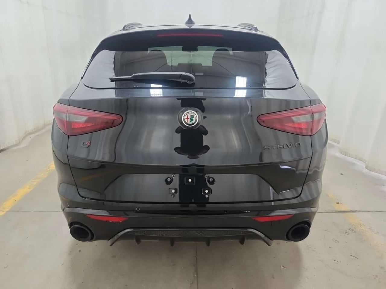 Alfa Romeo Stelvio * ESTREMA * DISTRONIC* ПАНОРАМА* CARBON PACK* , снимка 17 - Автомобили и джипове - 54257100
