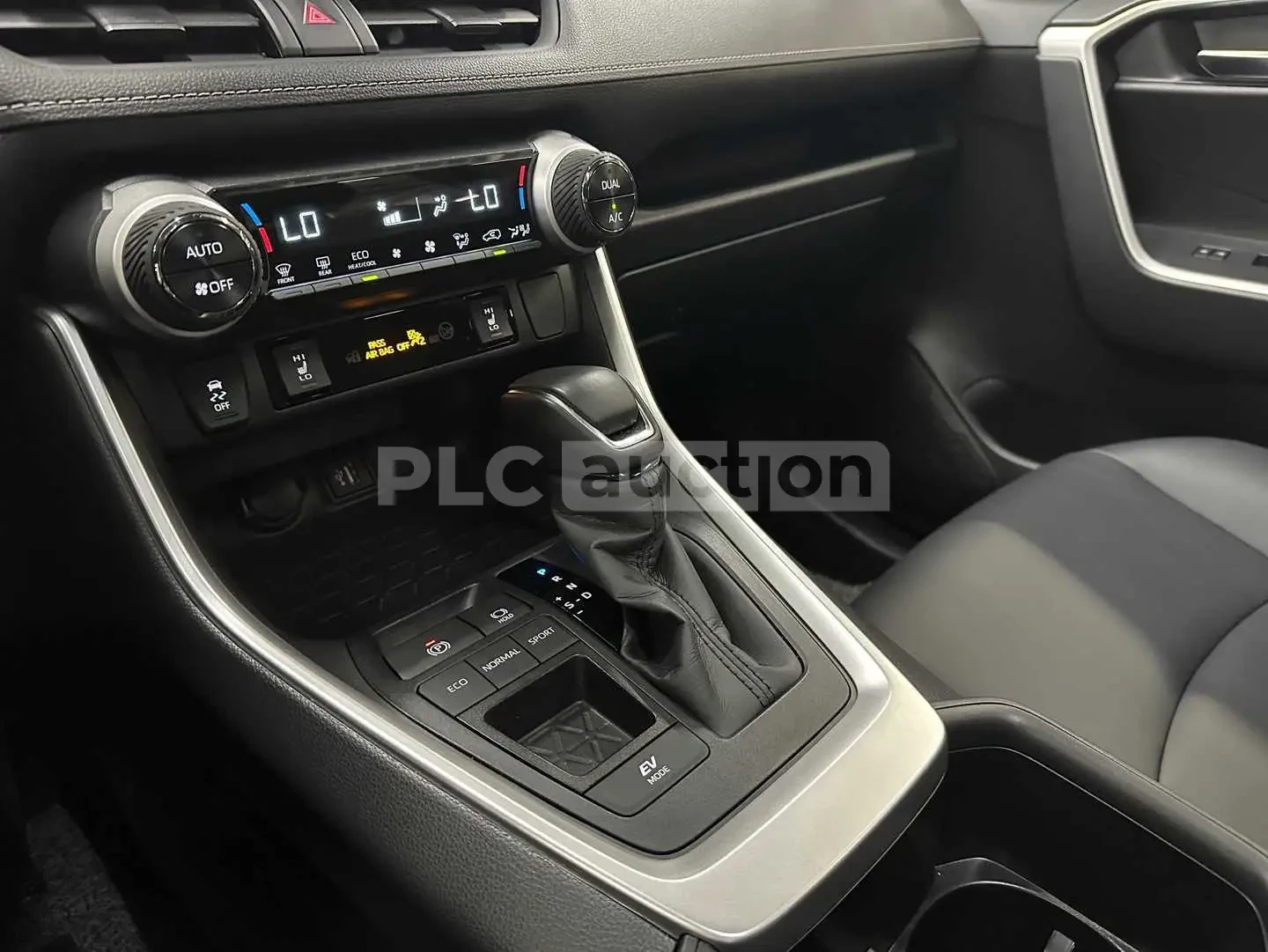 Toyota Rav4 Hybrid| КАМЕРА| ПОДГРЕВ| ВКЛ.ТЕХНОТЕСТ, снимка 8 - Автомобили и джипове - 54941375