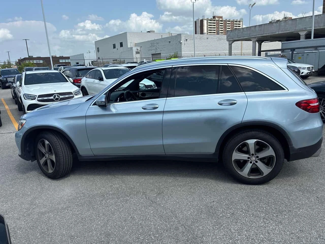 Mercedes-Benz GLC 300 4MATIC/360/ПАНОРАМА/ПОДГРЕВИ/OT MERCEDES, снимка 3 - Автомобили и джипове - 55160782