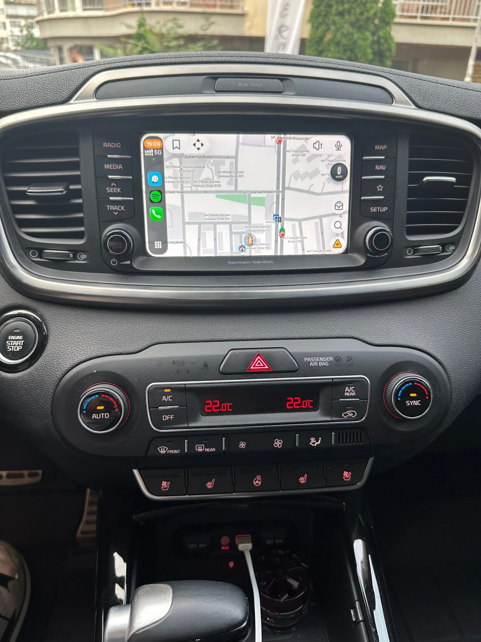 Kia Sorento 2.2CRDI 4WD Aut. GT Line, снимка 12 - Автомобили и джипове - 55318438