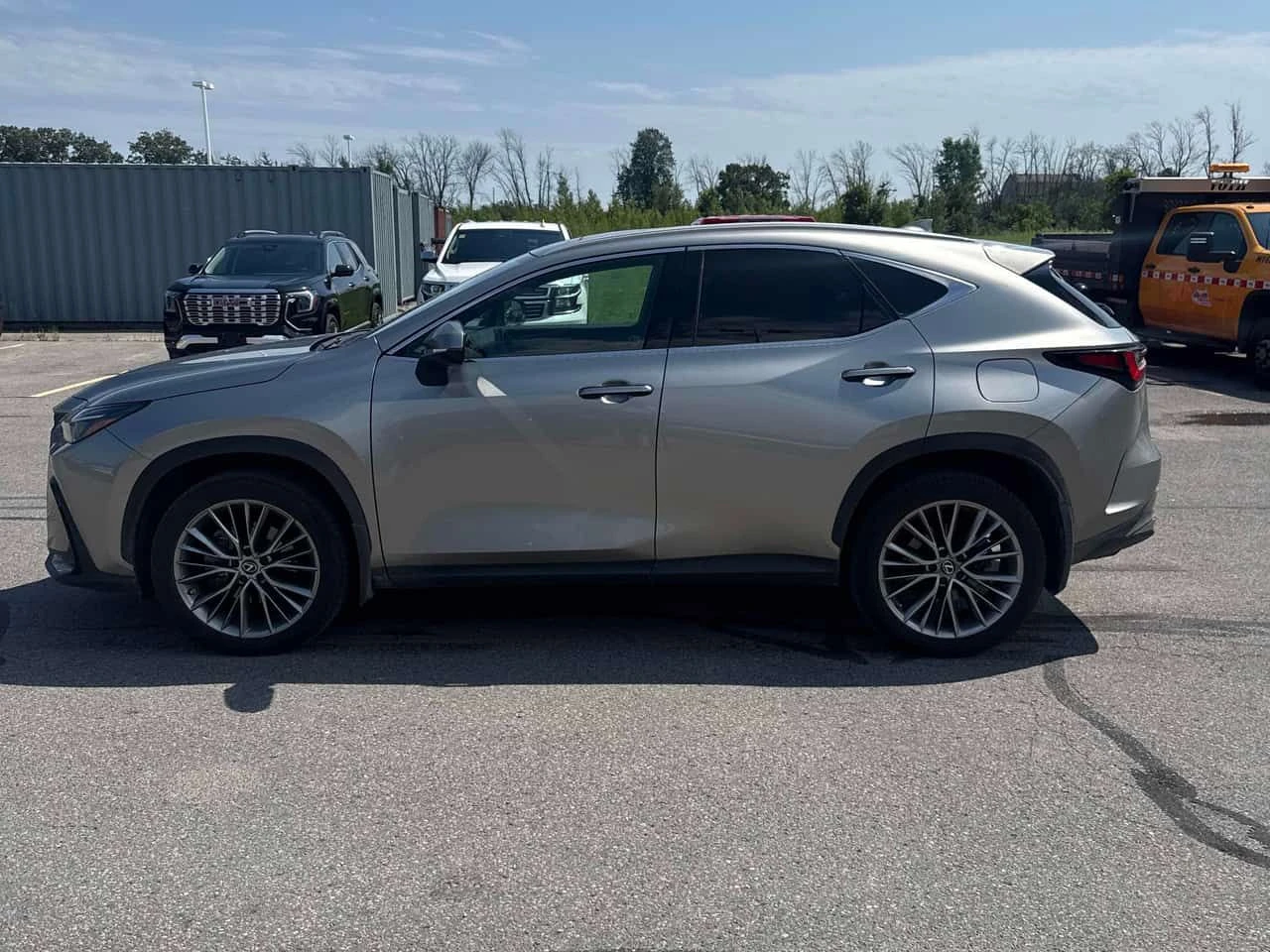 Lexus NX 350h * CARFAX * ОПЦИЯ ЗА ФИНАНСИРАНЕ * , снимка 2 - Автомобили и джипове - 55580658