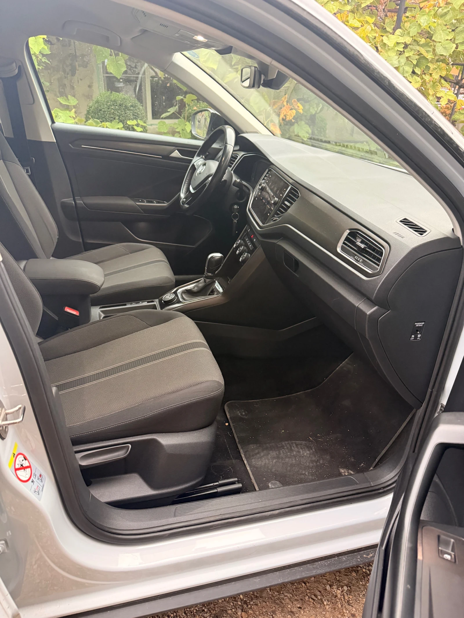 VW T-Roc 4X4, снимка 9 - Автомобили и джипове - 56464525