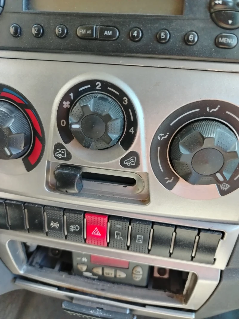 Iveco 35c18 Хладилен, снимка 4 - Бусове и автобуси - 52671520