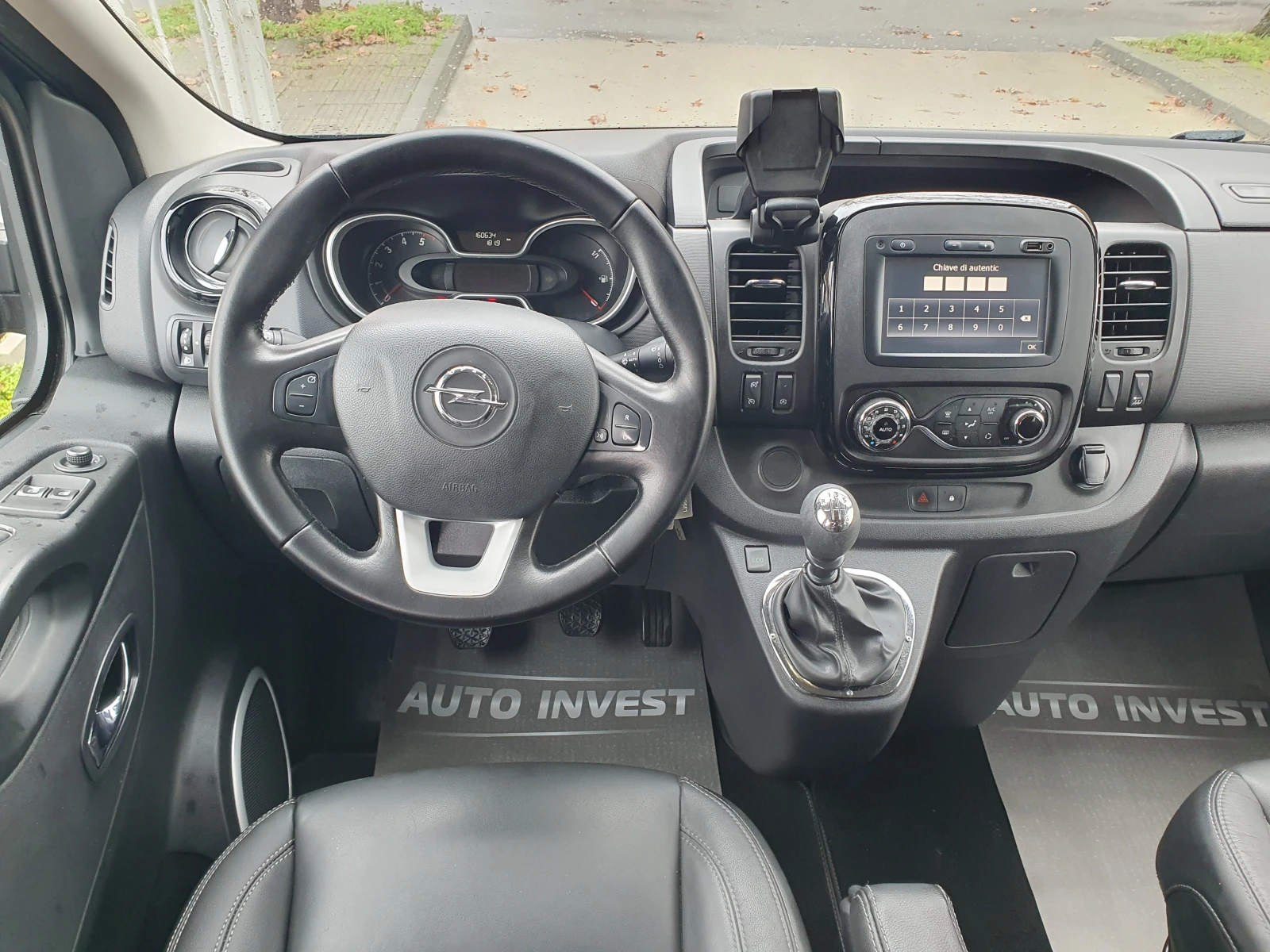 Opel Vivaro 8 MECTA, снимка 12 - Бусове и автобуси - 53744822