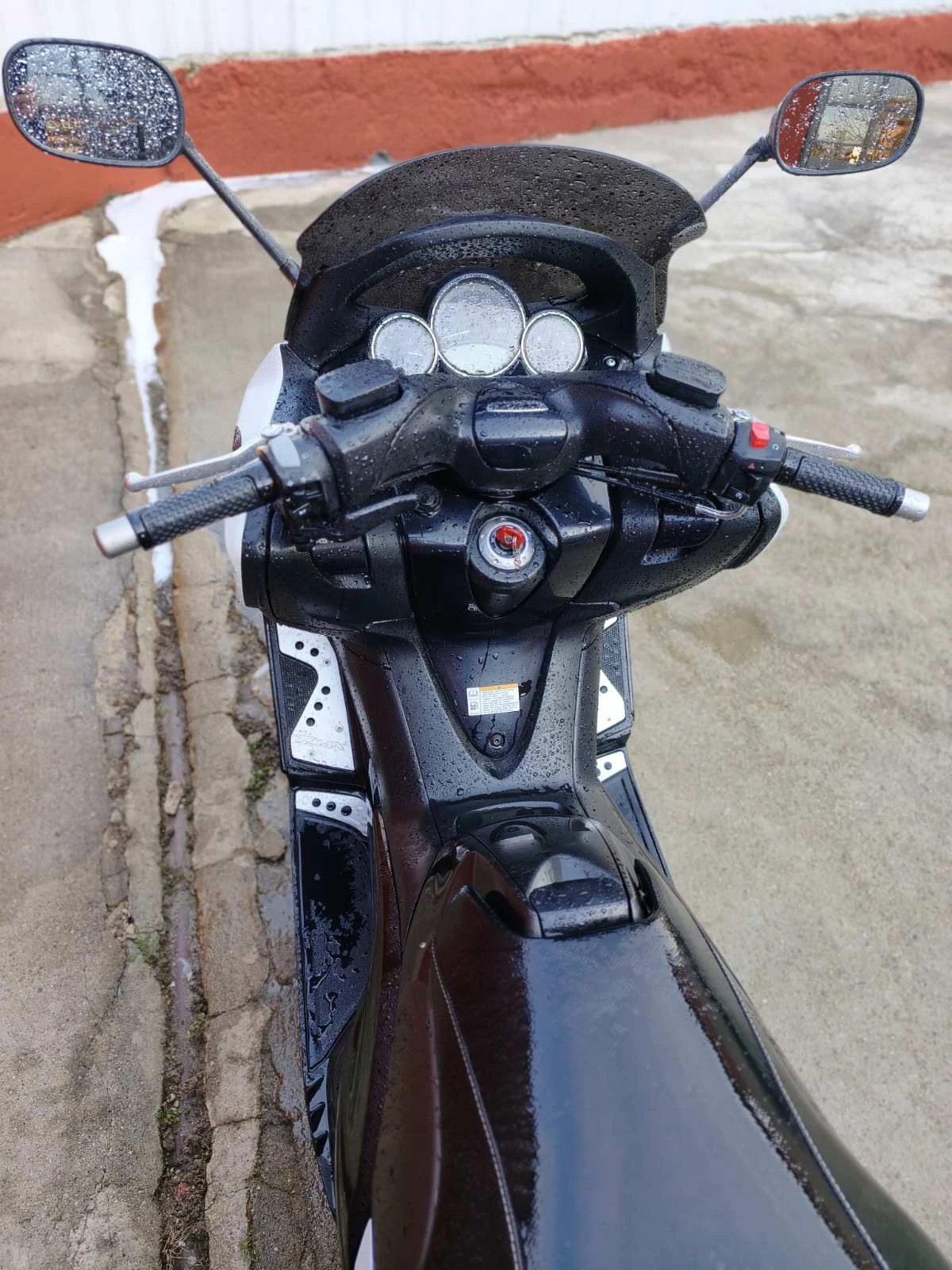 Yamaha T-max 500i-2011г. последен  - изображение 7