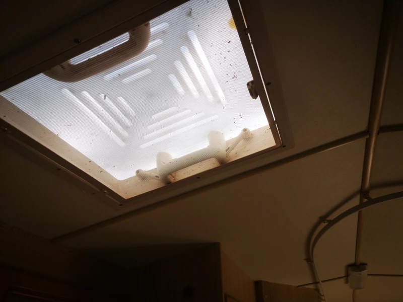 Каравана Eldis pioner, снимка 11 - Каравани и кемпери - 52971170