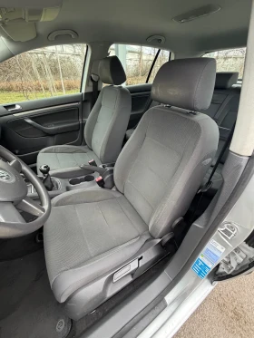 VW Golf V 1.6 102к.с - 2999 € / 5865.53 лв. - 33679945 12