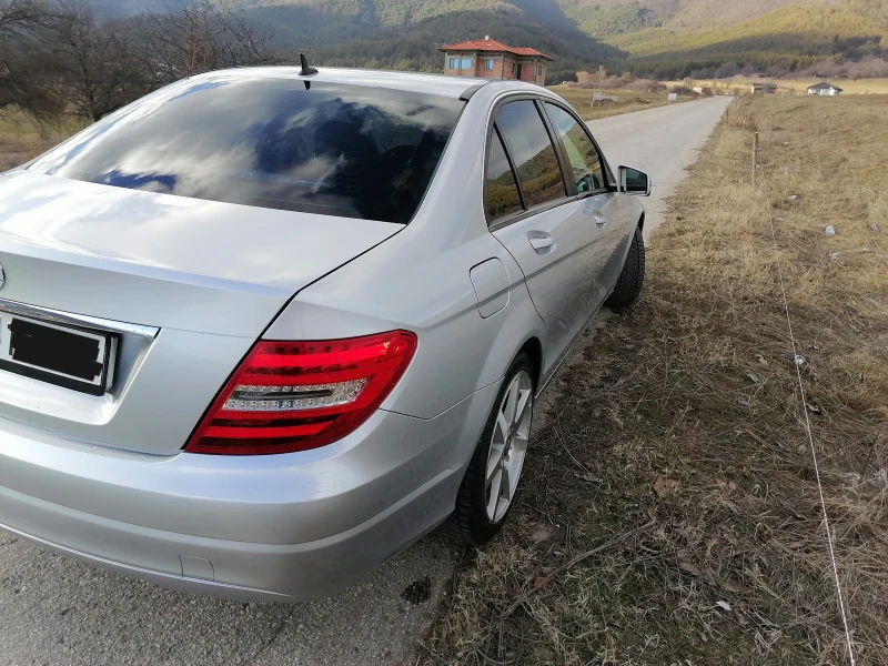 Mercedes-Benz C 200 BlueEfficiency, снимка 4 - Автомобили и джипове - 47140035