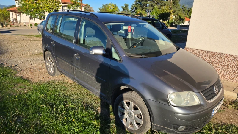 VW Touran 1.9TDI, снимка 2 - Автомобили и джипове - 47447579