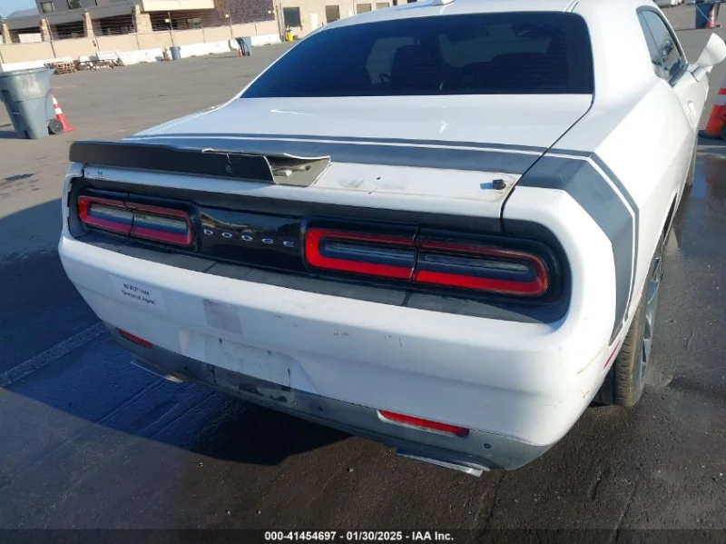 Dodge Challenger 6.4L V-8 , 485HP Rear Wheel Drive, снимка 9 - Автомобили и джипове - 49062782