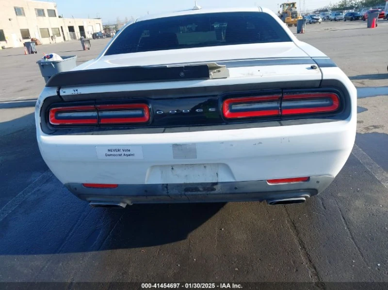 Dodge Challenger 6.4L V-8 , 485HP Rear Wheel Drive, снимка 8 - Автомобили и джипове - 49062782