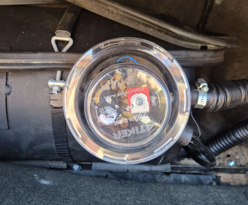 Mercedes-Benz E 200, снимка 15 - Автомобили и джипове - 52555227