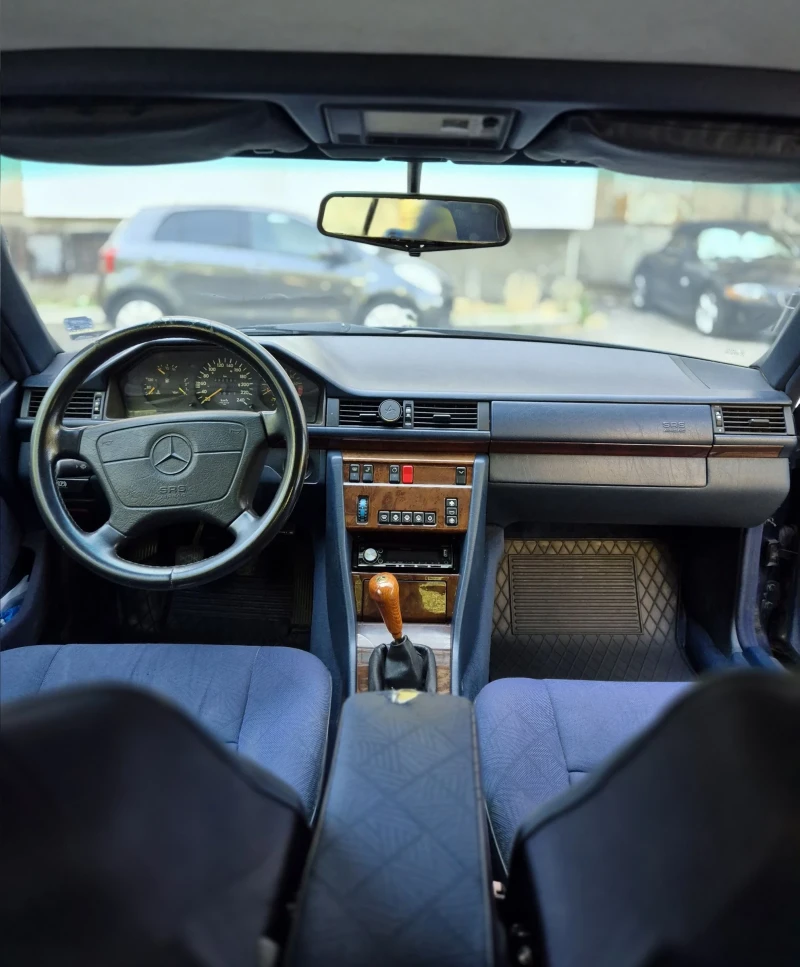 Mercedes-Benz E 200, снимка 5 - Автомобили и джипове - 52555227