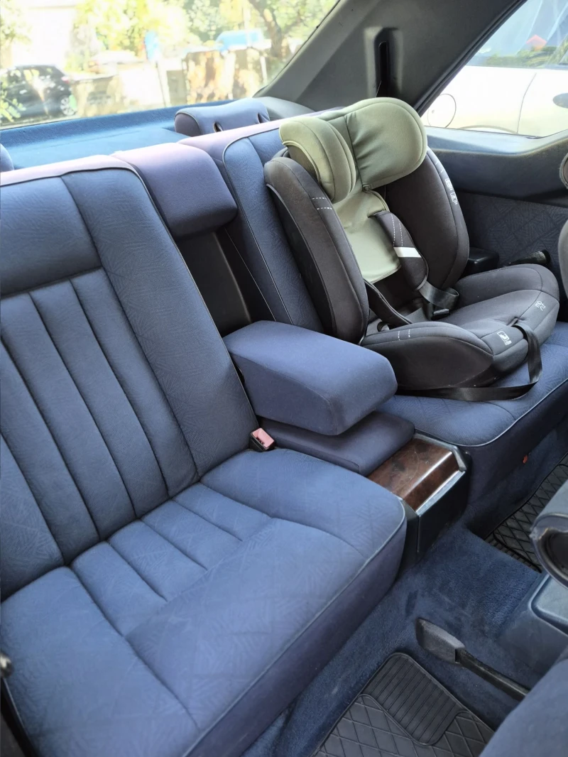 Mercedes-Benz E 200, снимка 10 - Автомобили и джипове - 52555227