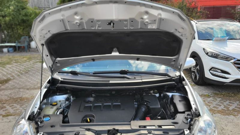 Toyota Auris 1.6i, снимка 13 - Автомобили и джипове - 51893887
