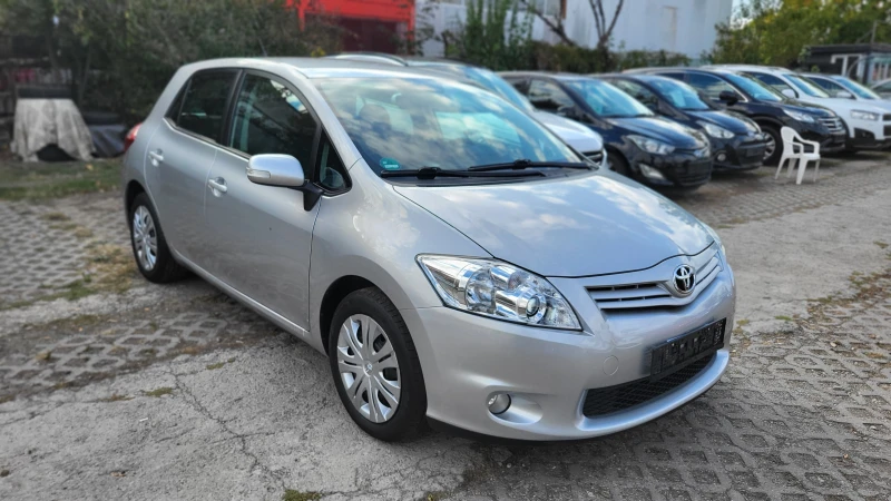Toyota Auris 1.6i, снимка 3 - Автомобили и джипове - 51893887