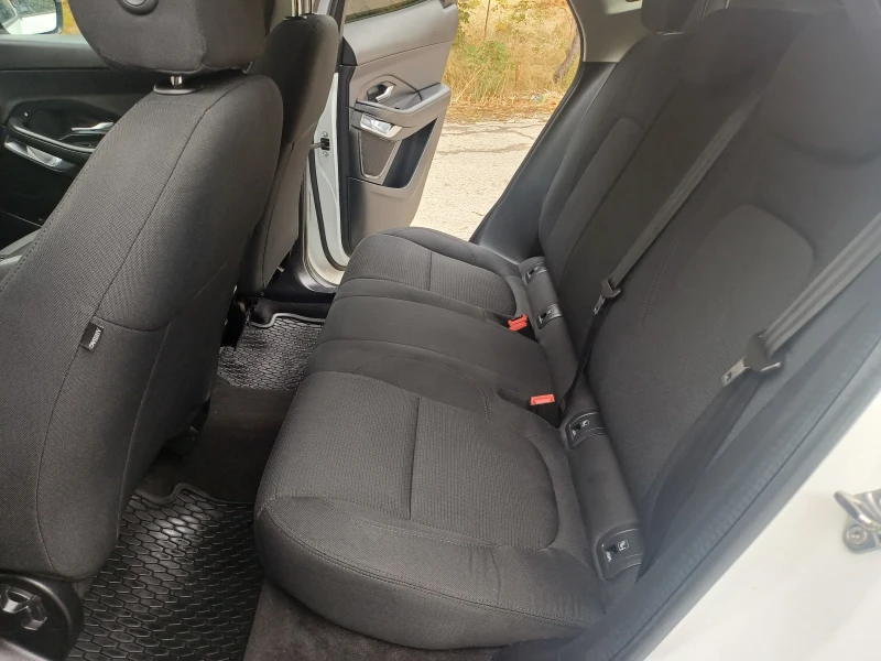 Jaguar E-pace 2.0 D150 AWD, снимка 12 - Автомобили и джипове - 51936011