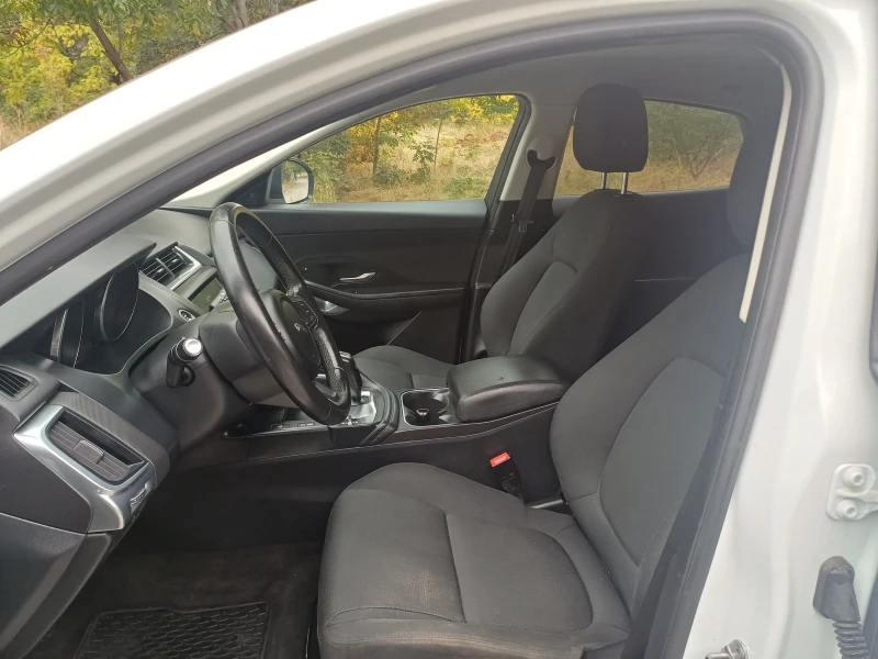 Jaguar E-pace 2.0 D150 AWD, снимка 9 - Автомобили и джипове - 51936011