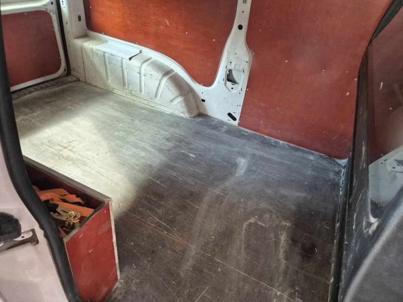 VW Caddy Maxi , снимка 15 - Автомобили и джипове - 53044280