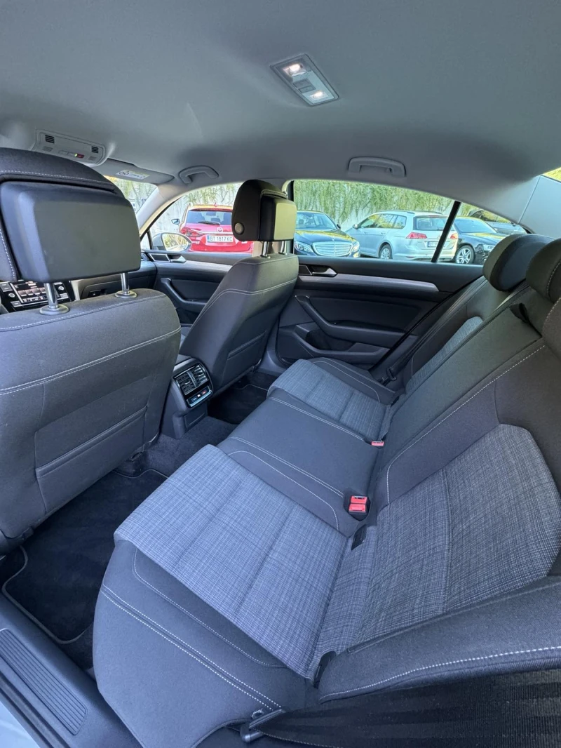 VW Passat, снимка 9 - Автомобили и джипове - 52237942