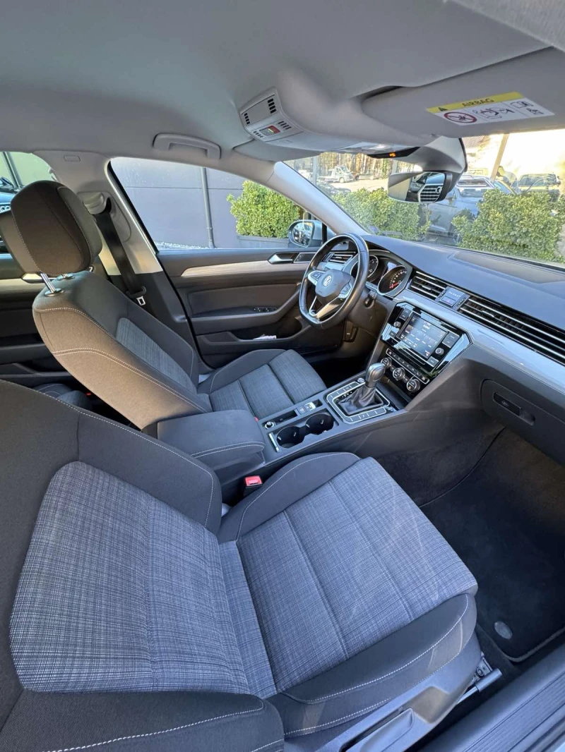 VW Passat, снимка 12 - Автомобили и джипове - 52237942