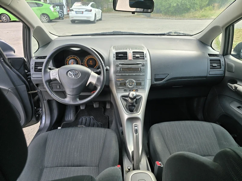 Toyota Auris 1.4БЕНЗИН/97КС/КЛИМАТРОНИК/5 ВРАТИ, снимка 13 - Автомобили и джипове - 52268212